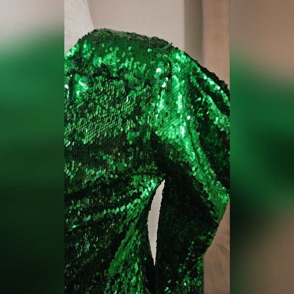 NBD Rihanna Sequin Mini Dress in Bright Green One Sboulder. Size Small - Picture 13 of 13